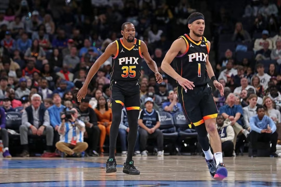 官方：本轮港超联赛延期进行，中国香港各代表队将臂缠黑纱出战（官方通报：港超本轮延赛，中国香港各代表队将佩戴黑纱臂章出战）