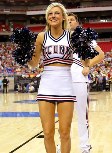 霍伊伦：我想进球，但我是团队型球员，球队获胜最重要（霍伊伦：渴望破门，但我是团队球员，赢球才最关键）