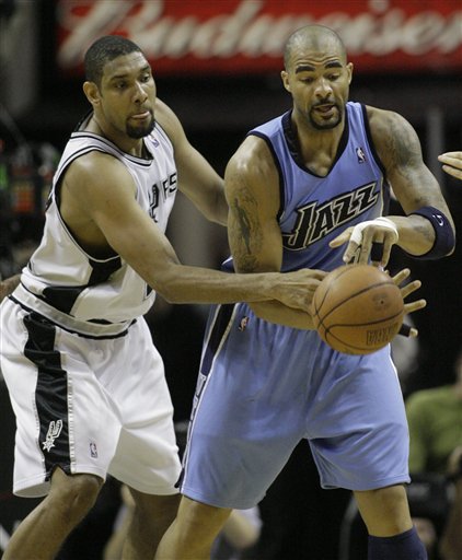 这后撤步跳投太无解（这记后撤步跳投简直不可阻挡）