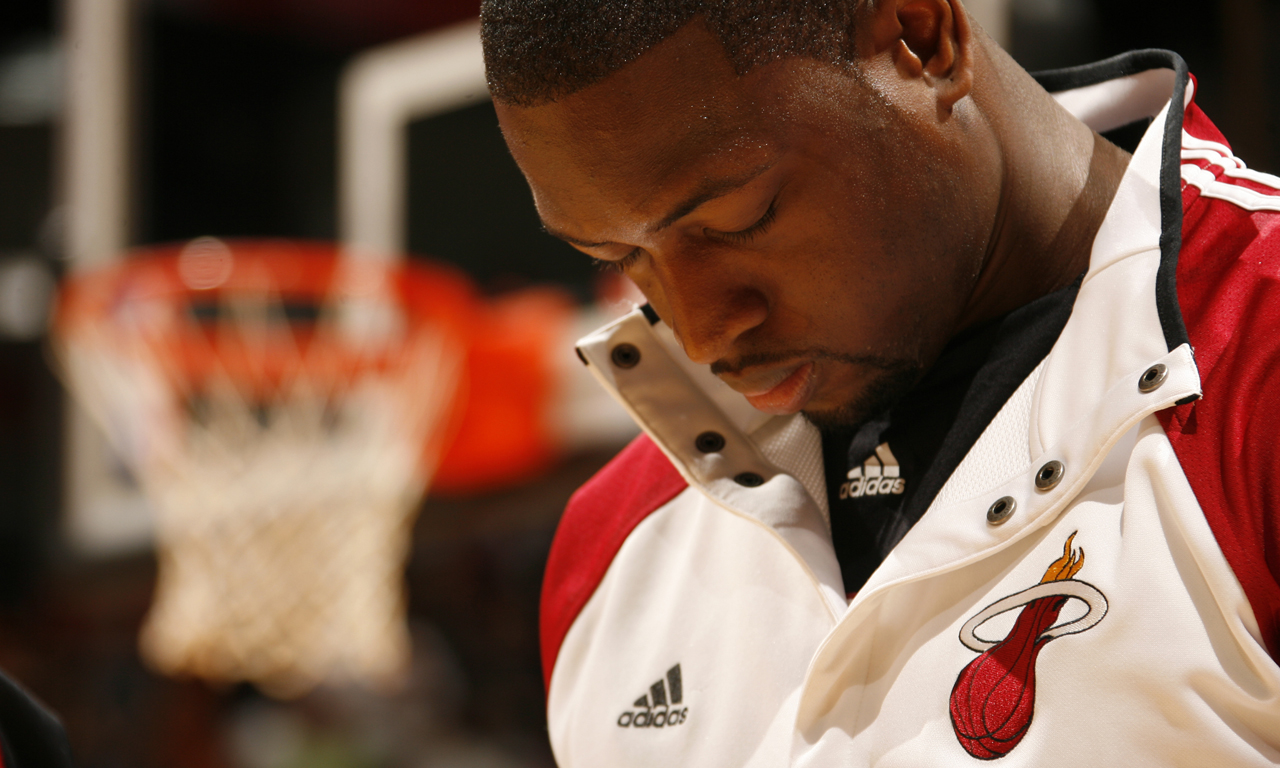 杜震宇祝贺邵佳一：带队走出低谷，球迷要支持我们的本土教练（杜震宇向邵佳一致贺：带队走出低迷，呼吁球迷力挺本土教练）