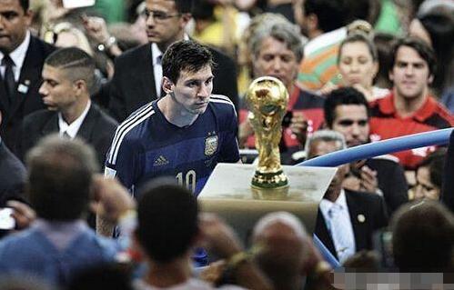 足球报：梅州客家经济困难无法妥善解决，也没总经理主持局面（足球报：梅州客家财务困局难解，且无总经理统筹大局）