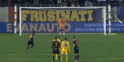 皇马0-2终结对塞尔塔西甲10连胜，此前22次联赛交锋20胜2平（皇马0-2不敌塞尔塔，西甲对其10连胜告终；此前22战20胜2平）