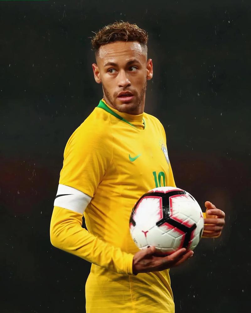 欧冠前瞻：摩纳哥面临攻击线残缺，加塔拉萨雷表现起伏大（欧冠前瞻：摩纳哥锋线伤缺，加塔拉萨雷状态不稳）