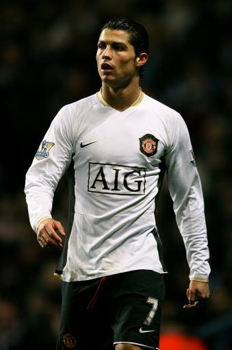 0-8惨败，中国女足官微：正视差距，珍惜与世界强队过招的机会（0-8大比分失利，中国女足官微：直面差距，珍惜与世界强队交手机会）